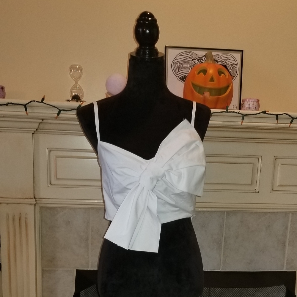 Milly Bow Crop